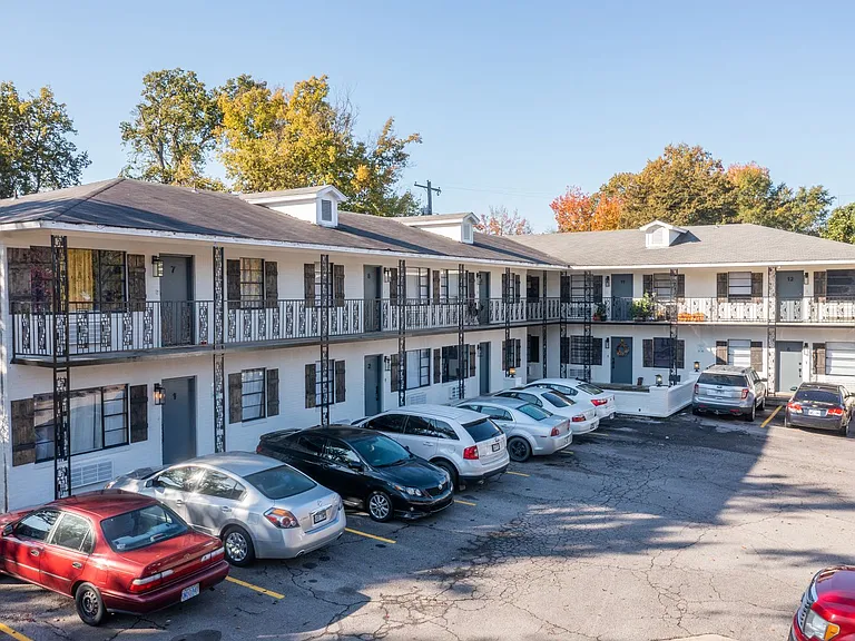 Magnolia Place: 1 & 2 Bedroom Apartments — Photo 12