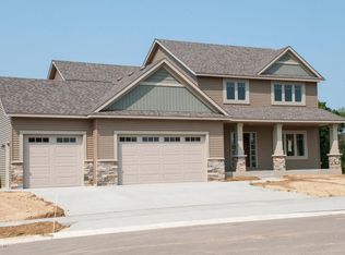 3022 Stone Park Dr NE, Rochester, MN 55906