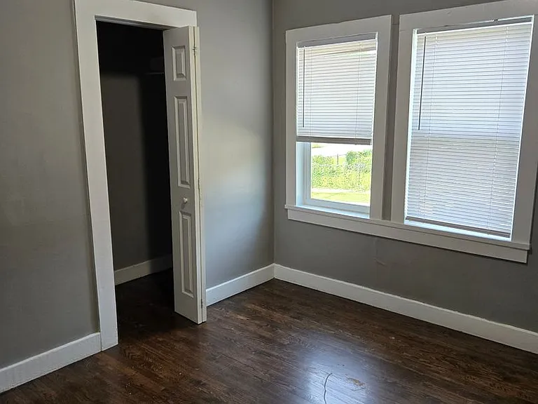 439 E High St — Photo 5