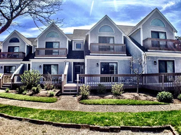 29 Ocean Edge Dr, Brewster, MA 02631