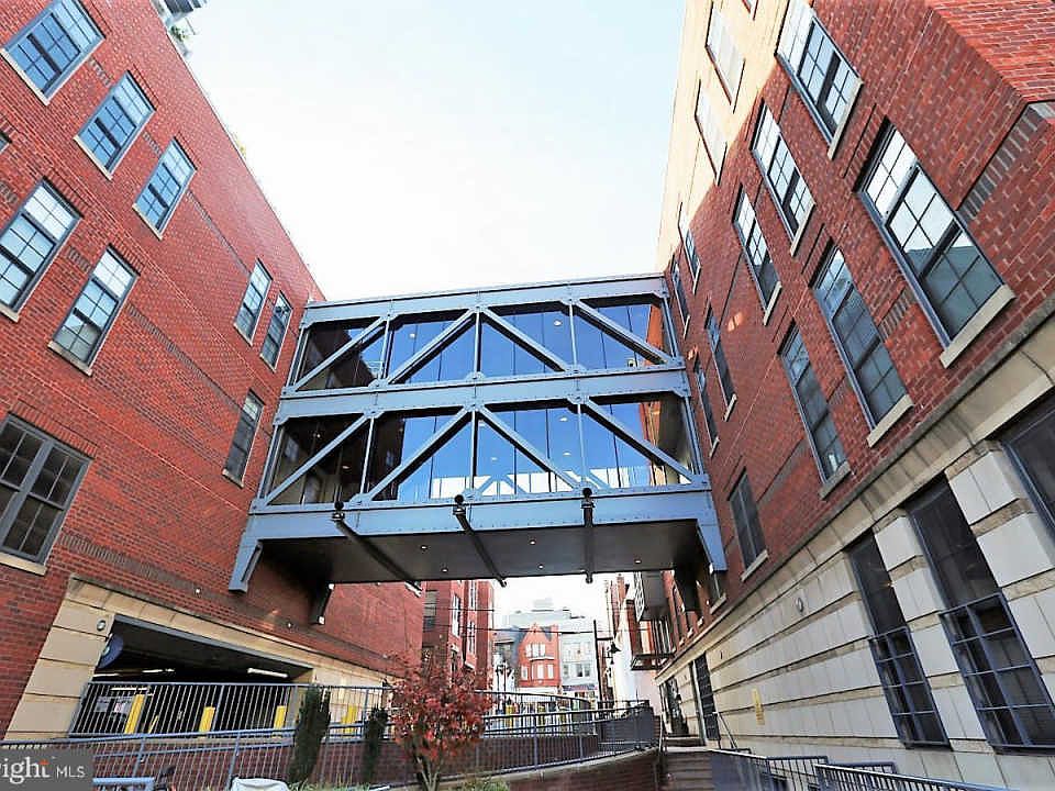 2nd image of 2328 Champlain St NW APT 422