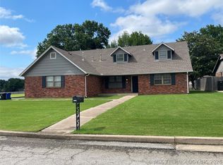 1228 W Boston Ct, Broken Arrow, OK 74012