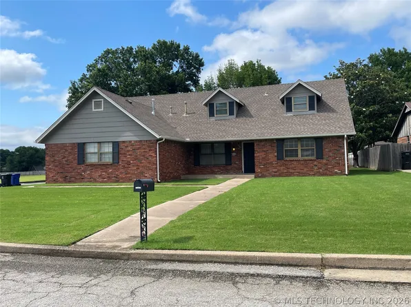 1228 W Boston Ct, Broken Arrow, OK 74012
