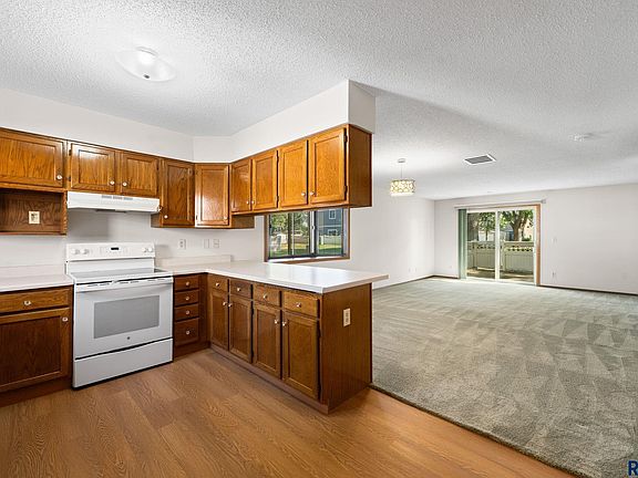 5th image of 1210 S Bridgeport Pl