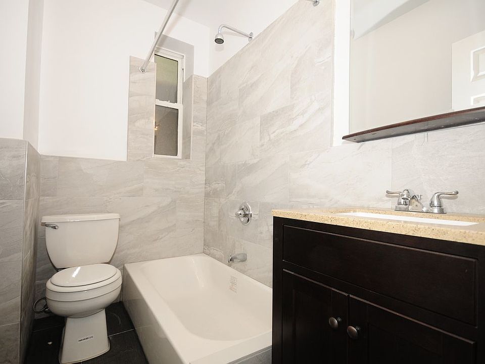 2nd image of 961 42nd St APT B1