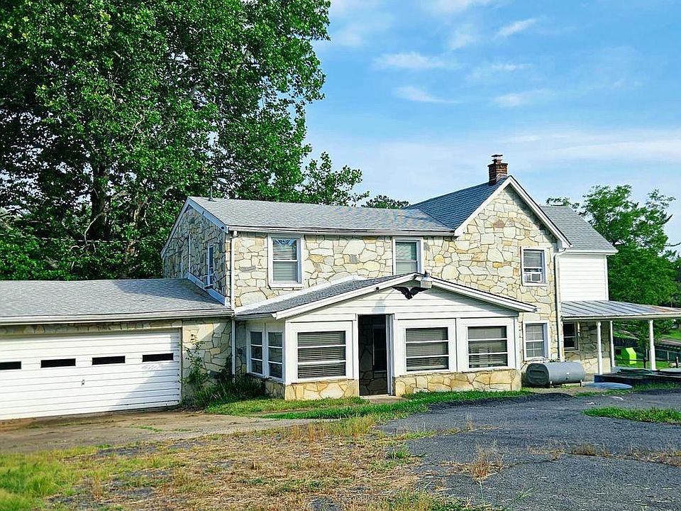 2nd image of 6416 Airlie Rd