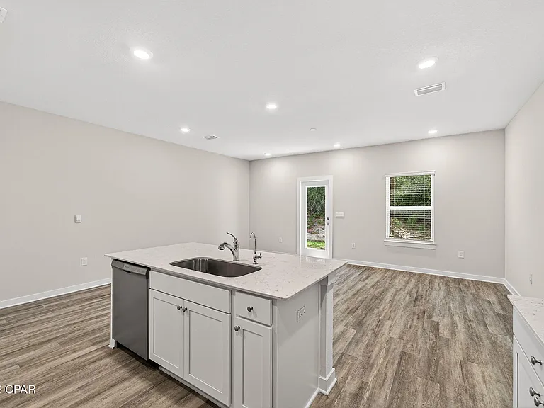 41 S Main Deck Dr — Photo 11