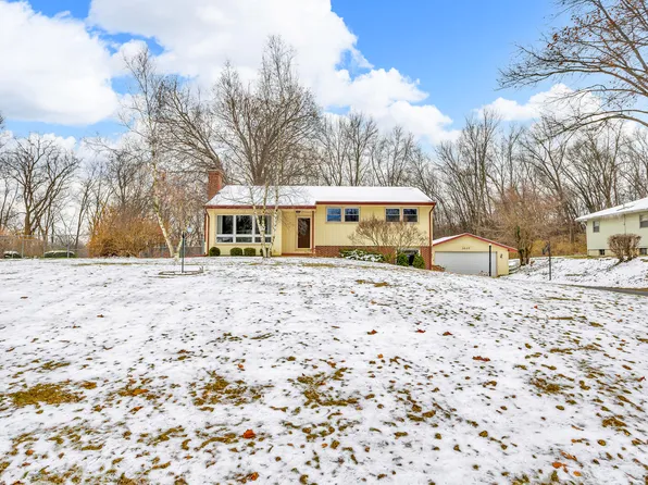 3037 Fawn Ln, Jackson, MI 49201