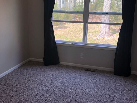 Upstairs bedroom 