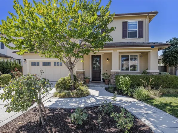9521 Rodeo Dr, Gilroy, CA 95020