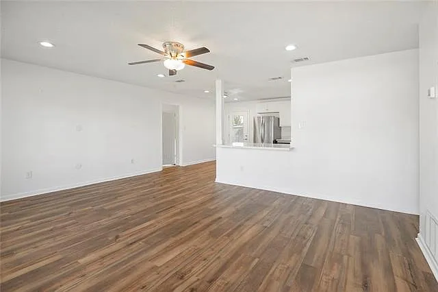 3 bed, 1.0 bath, 1477 sqft, $1,850 — Photo 2