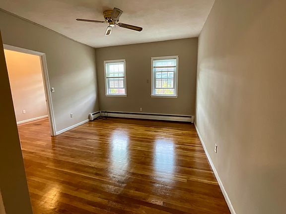 5th image of 377 Bunker Hill St #2