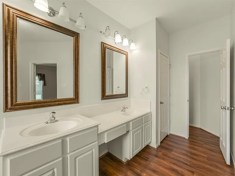 2414 Falcon Knoll Ln — Photo 31