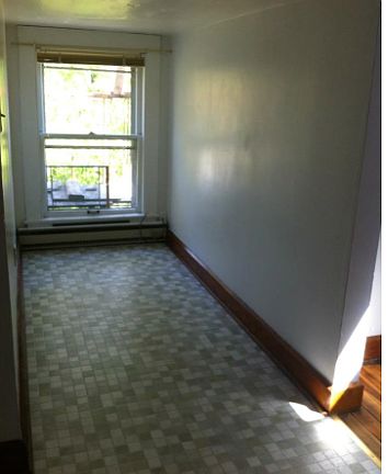 2nd image of 718 1/2 E 8th St