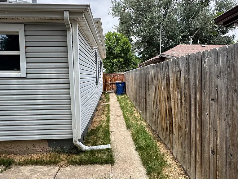 308 Charlotte St — Photo 21