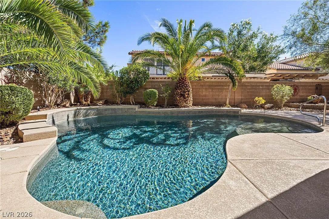 4 bed, 3.0 bath, 2948 sqft, $3,400 — Photo 1