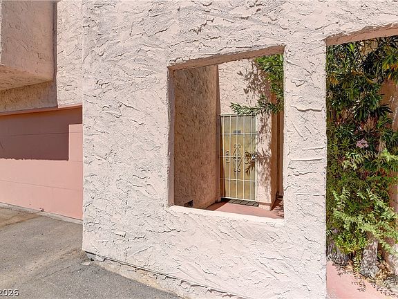 3rd image of 3378 Milenko Dr