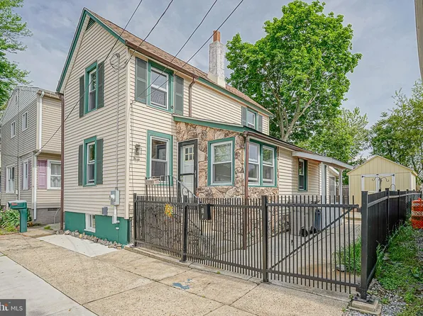 3 Queen St, Paulsboro, NJ 08066