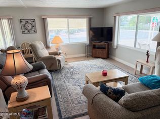 735 S PARK VIEW Circle, Mesa, AZ 85208