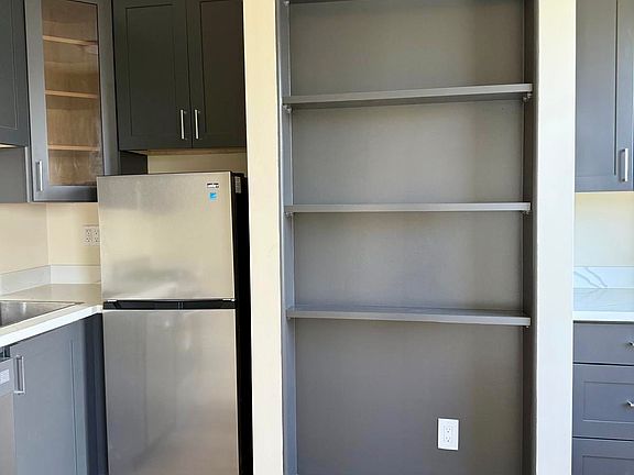 4th image of 1355 Valencia St #25
