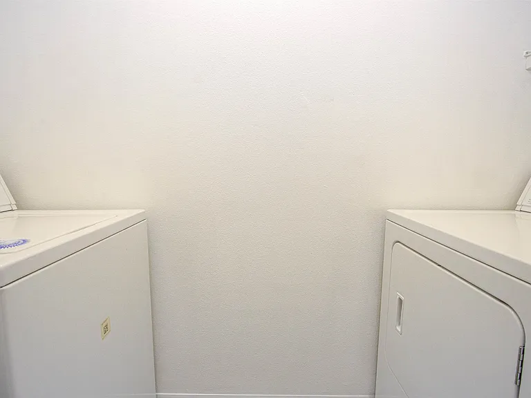 15205 Harbour Vista Cir — Photo 26