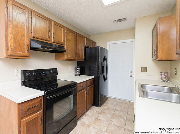 5th image of 13934 Brantley St