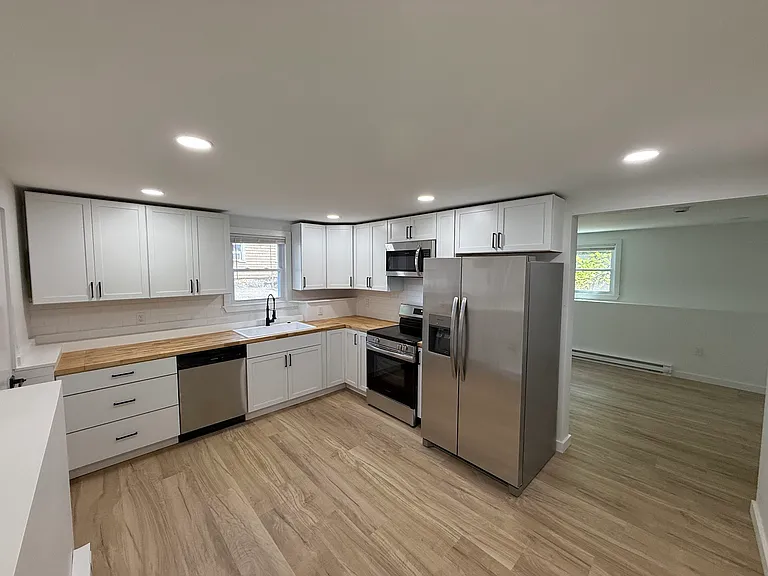 35 Hooker St #1 — Photo 8