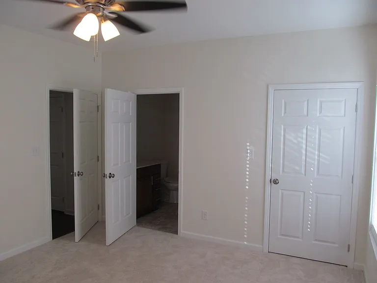 2606 Pennoak Way #D — Photo 7