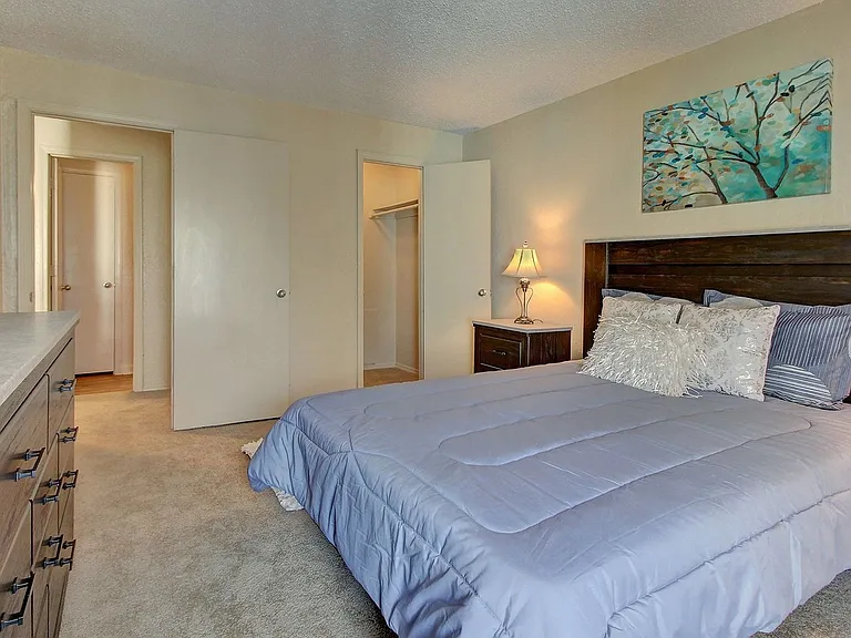 Woodland HIlls Apartments — Photo 57
