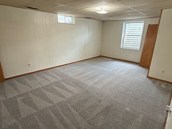 5th image of 707 W 8th St