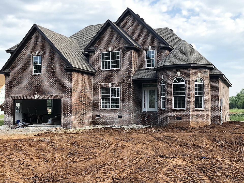 1st image of 2739 Twin Oak Dr