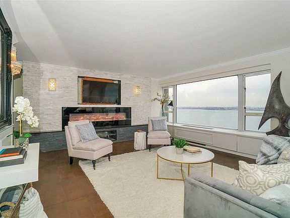 4th image of 166-25 Powells Cove Blvd #8A