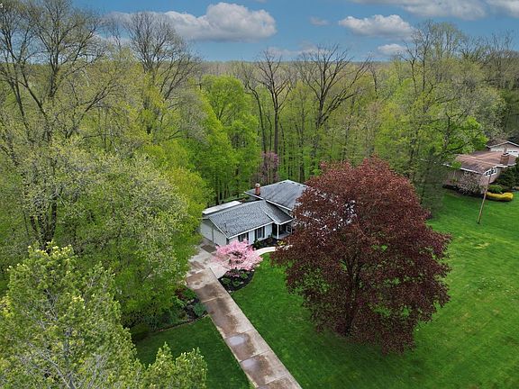 2nd image of 9 Milan Manor Dr