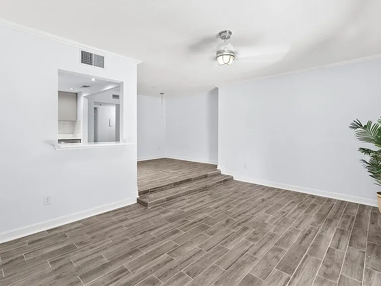 505 Plaza Seville Ct #9 — Photo 7