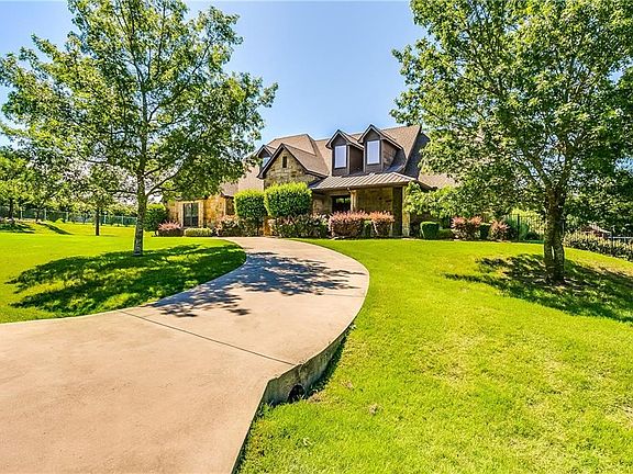 2nd image of 1405 Cherry Hill Ct