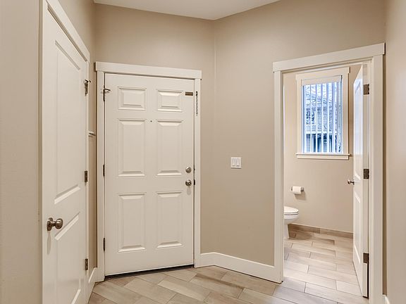 3rd image of 7922 SE Sporri Ln