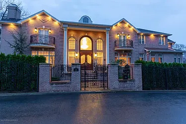 Sold by Robert DeFalco Realty