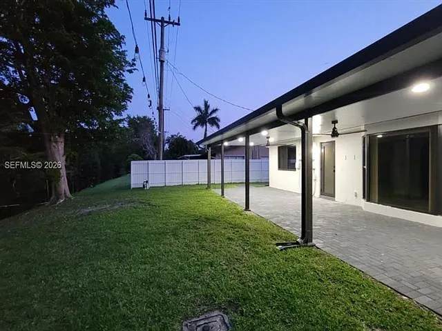 400 NW 65th Ave — Photo 10