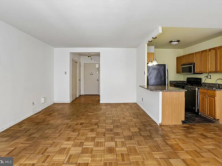 2475 Virginia Ave NW #220 — Photo 16