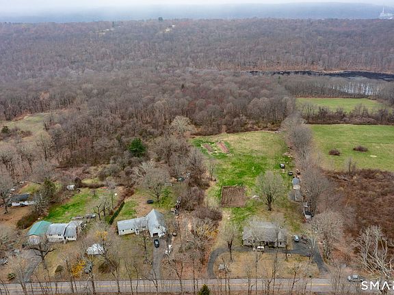5th image of 139 Chestnut Hill Road