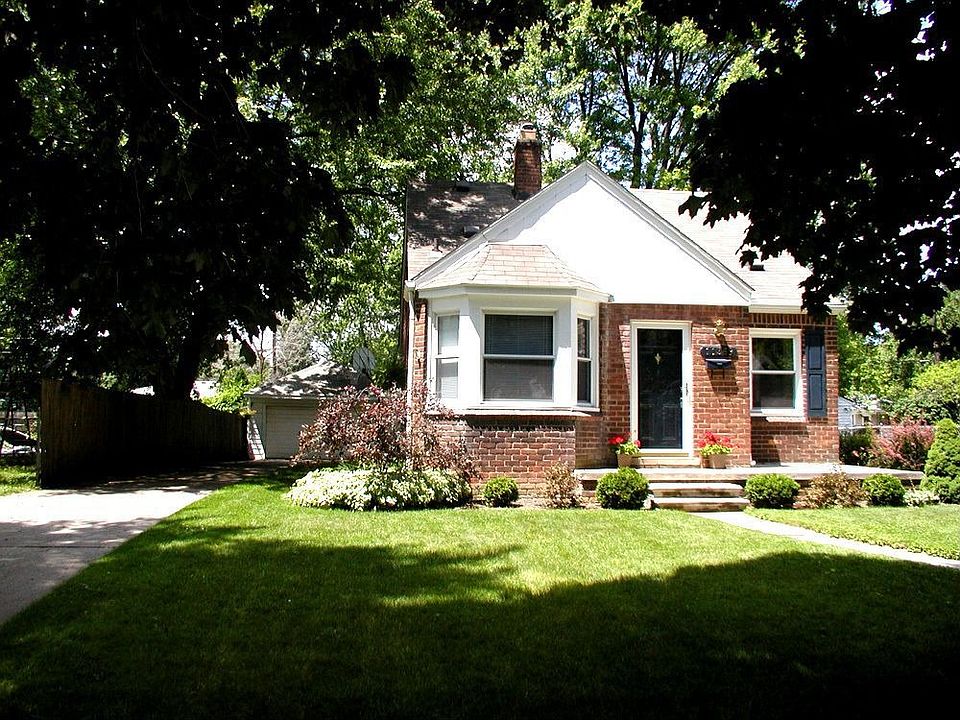 1st image of 11369 Cardwell St