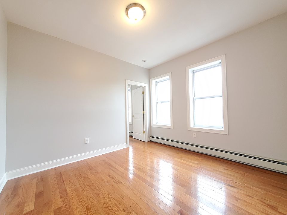 2nd image of 6 Tonnelle Ave #32E