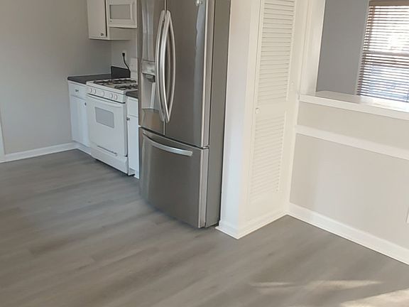 3rd image of 107 Worthdale Dr