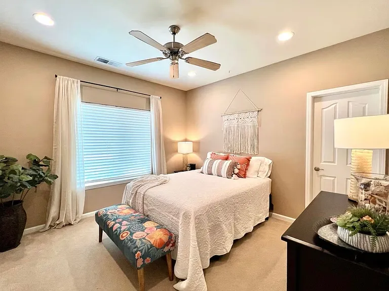 113 Sterling Oaks Dr — Photo 8