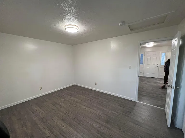 1220 NE 84th Ave — Photo 3