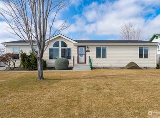 795 J St SE, Ephrata, WA 98823