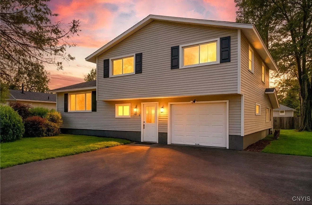 3 bed, 1320 sqft, $2,600 — Photo 1