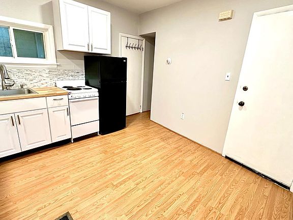 2nd image of 820 S Darien St Unit 1