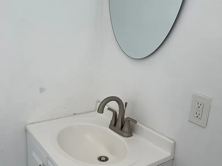 8315 Potomac Ave — Photo 17