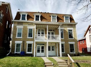 755 W 3rd St, Dubuque, IA 52001